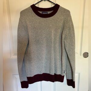 Patagonia grey tan toned sweater with maroon cuff and collar details